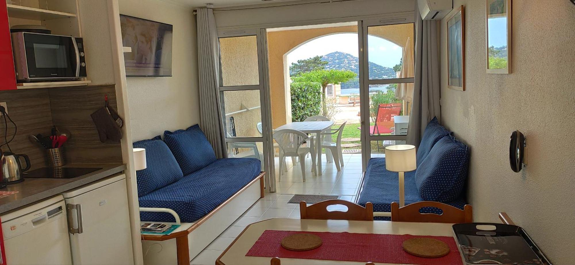 Cap Esterel T2 1ch 4-5p Rez-de-Jardin Vue Mer, Piscine, Parking et Ménage inclus, WIFI gratuit Saint-Raphaël Buitenkant foto